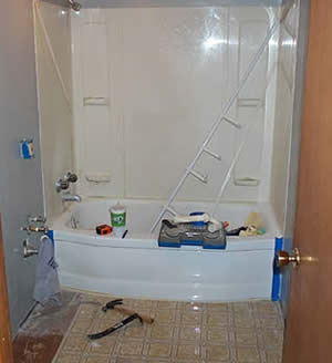 Kada radovi ličenja završe, i boja se posuši slijedi uklanjanje najlona i samoljepljivih zaštitnih traka te vraćanja stvari na svoje mjesto