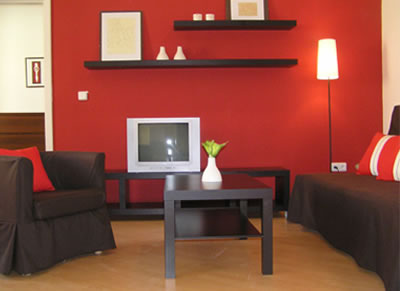 Nakon obaveznog dvostrukog bojanja stana u bijelu boju slijedi bojanje zidova i stropa u bojama po Vašoj želji