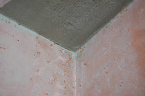 Kada je riječ o većim oštećenjima žbuke, tada ih je potrebno sanirati dožbukavanjem Kada je riječ o većim oštećenjima žbuke, tada ih je potrebno sanirati dožbukavanjem