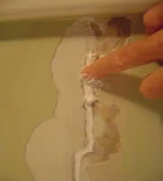 Prije bojanja sva oštećenja na zidovima se moraju sanirati